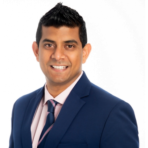 Dr Sri Selvaratnam